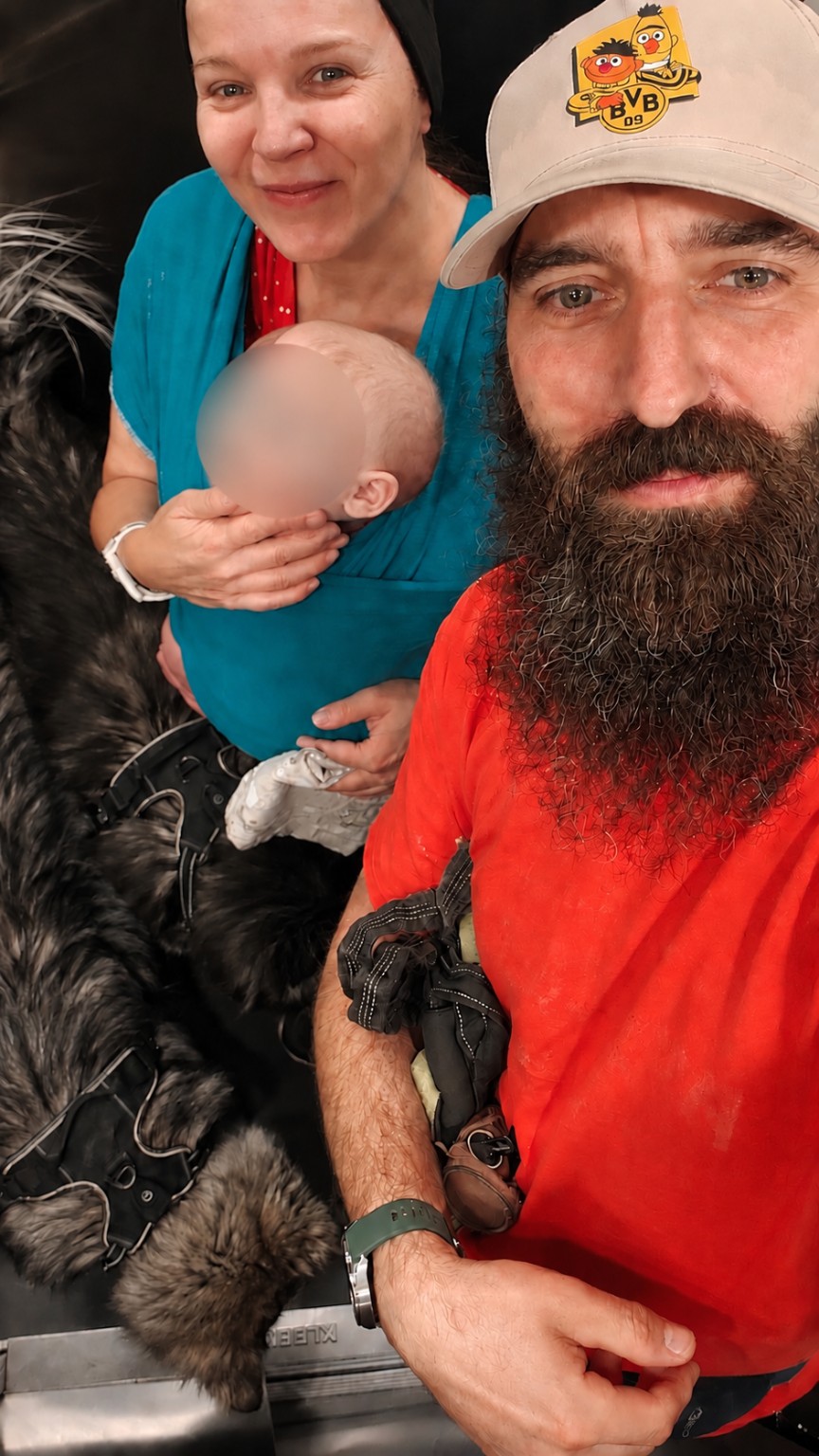 Familien-Selfie im Aufzug
